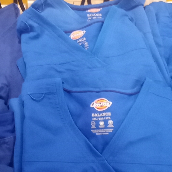 HUGE SCRUBS LOT DICKIES, BUTTER SOFT,CHEROKEE AND OTHERS 15 SETS - Picture 10 of 11